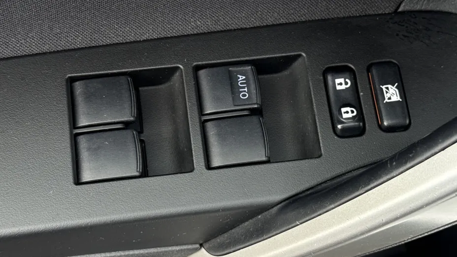TOYOTA Auris Auris 2.0 D-4D Dynamic