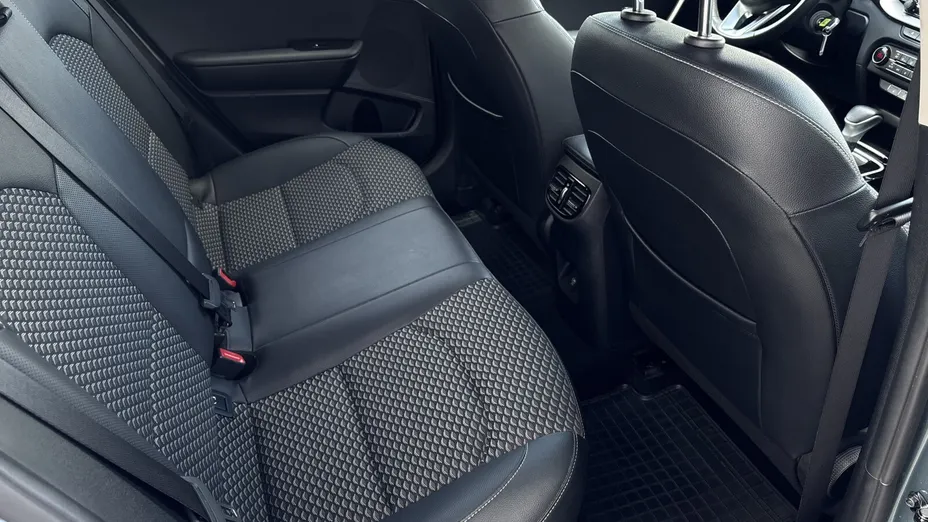 KIA Cee'd Ceed 1.5 T-GDI Business Line DCT