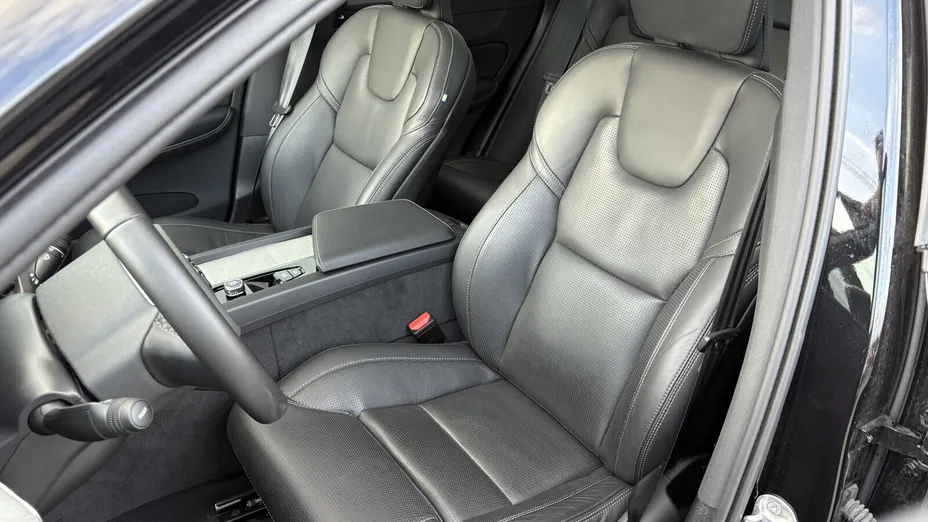 VOLVO XC60 XC60 T6 Plug-In Hybrid AWD Plus Dark aut
