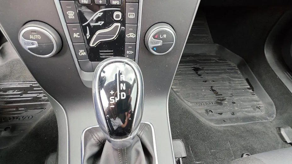 VOLVO V40 V40 D3 Drive-E SCR Momentum aut