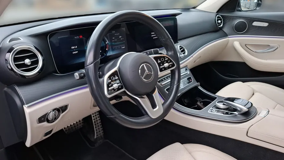 MERCEDES-BENZ E Klasa E 220 d Avantgarde
