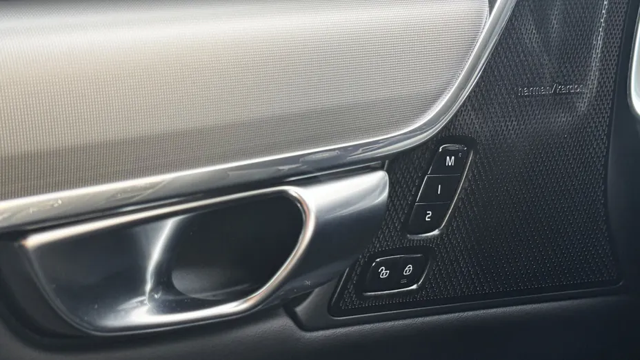 VOLVO V90 V90 T6 AWD Plug-In Hybrid Plus Dark aut