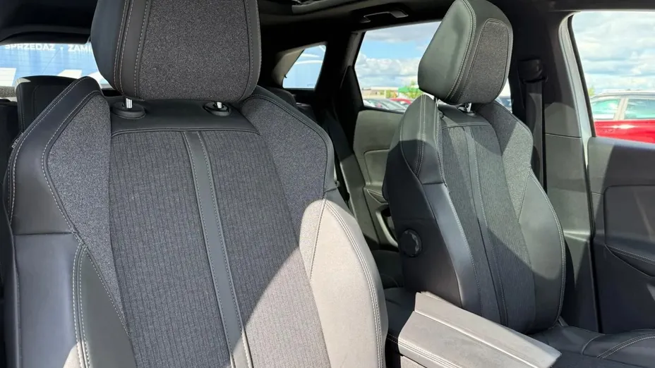 PEUGEOT 3008 -