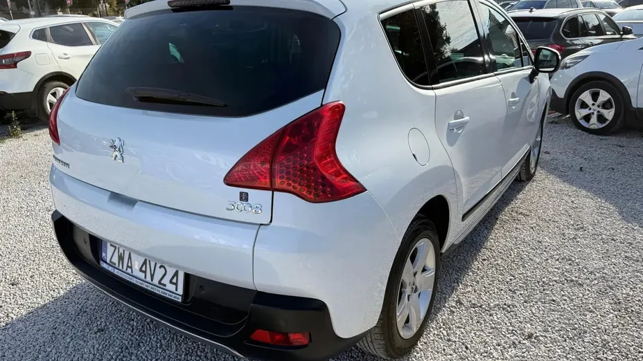 PEUGEOT 3008 -