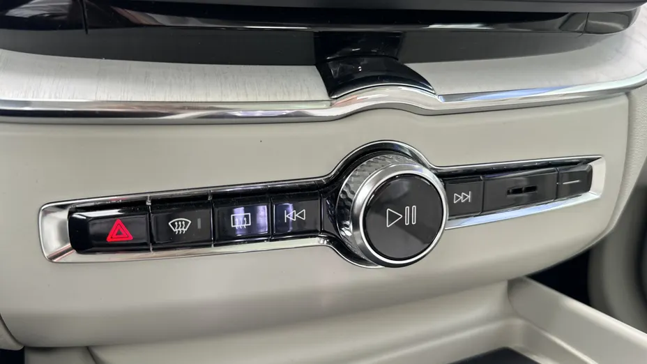 VOLVO XC60 XC60 T8 Plug-In Hybrid AWD Ultra Bright aut