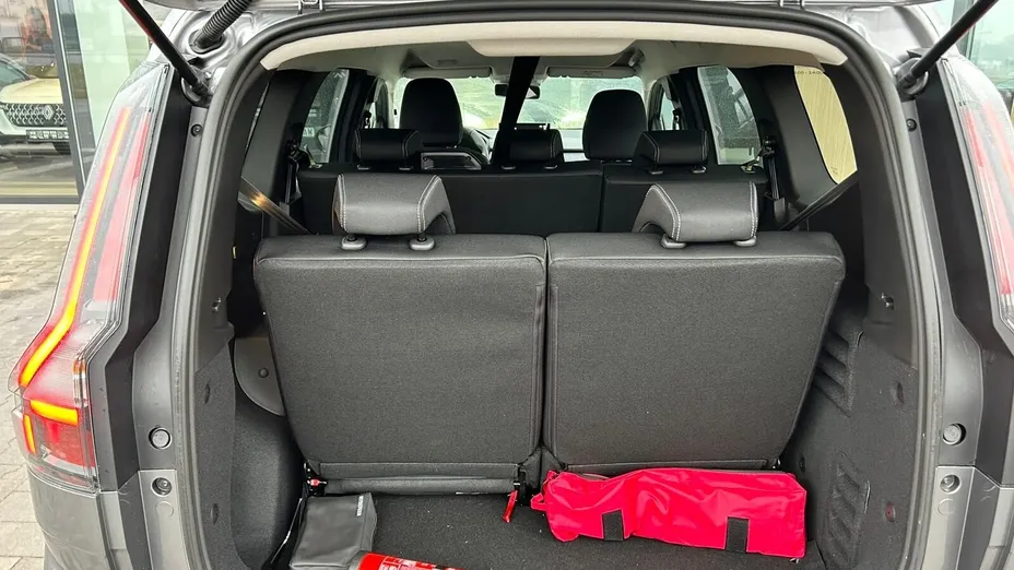 DACIA Jogger Jogger 1.8 Full Hybrid 155 Journey MMT Nowy