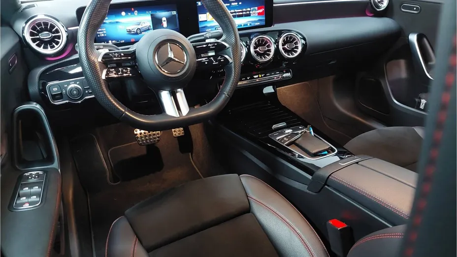 MERCEDES-BENZ A Klasa A 220 4-Matic AMG Line 8G-DCT