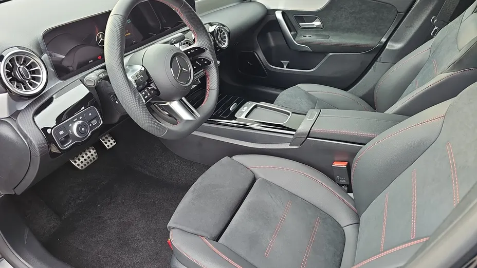 MERCEDES-BENZ A Klasa A 250 e PHEV AMG Line 8G-DCT