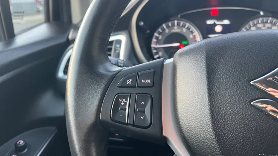 SUZUKI SX4 -