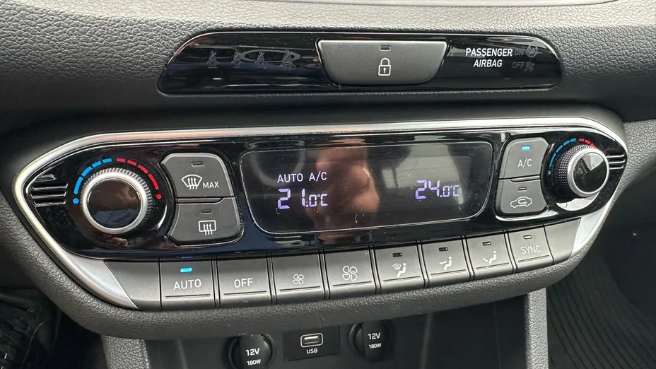 HYUNDAI i30 i30 1.5 T-GDI 48V Smart