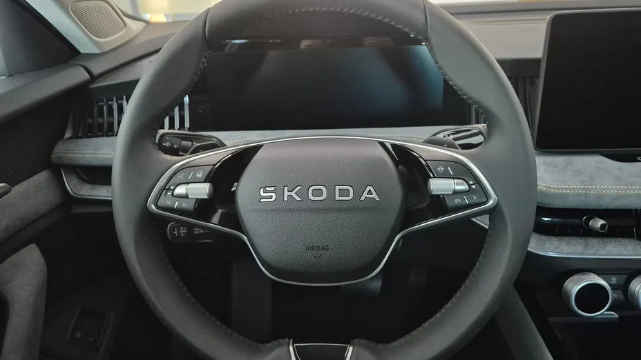 SKODA Superb Superb 1.5 TSI Plug-in Hybrid Edition 130 DSG