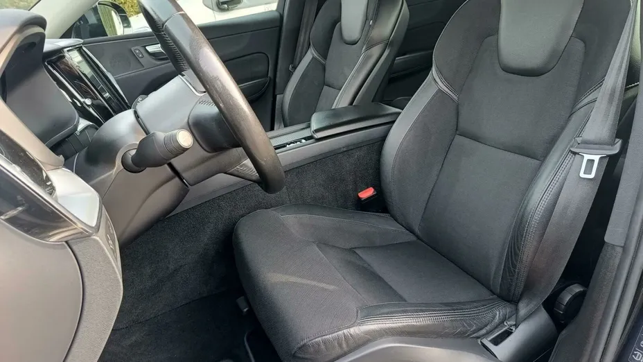 VOLVO XC60 XC60 T4 Momentum Pro aut