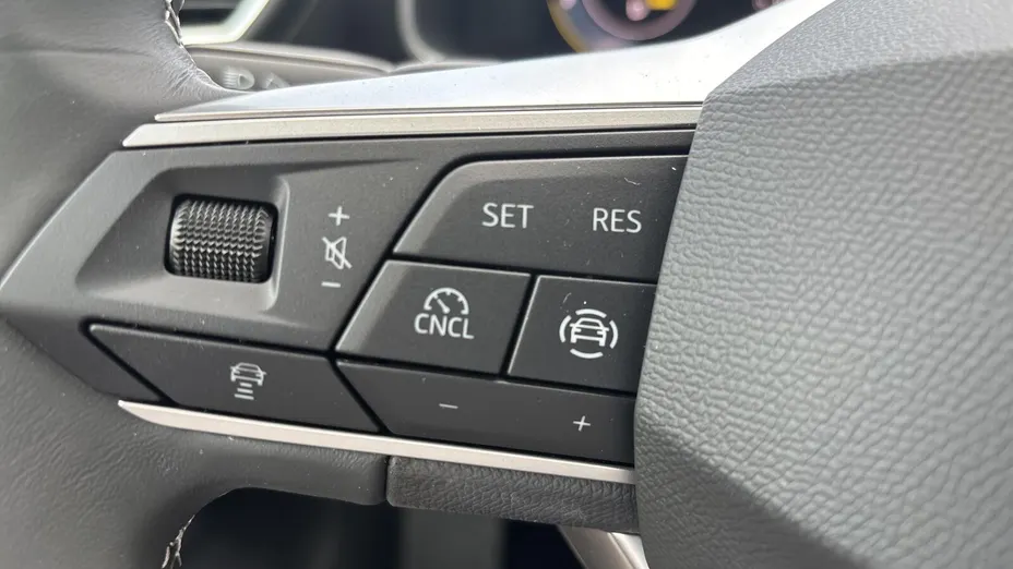 SEAT Leon Leon 1.5 eTSI Style DSG Nowy