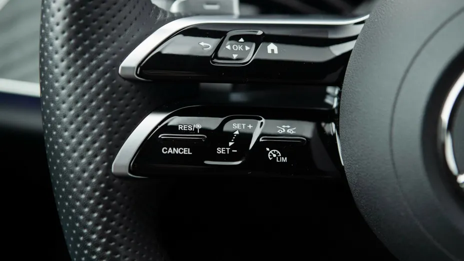 MERCEDES-BENZ E Klasa E 220 d mHEV 4-Matic AMG 9G-Tronic