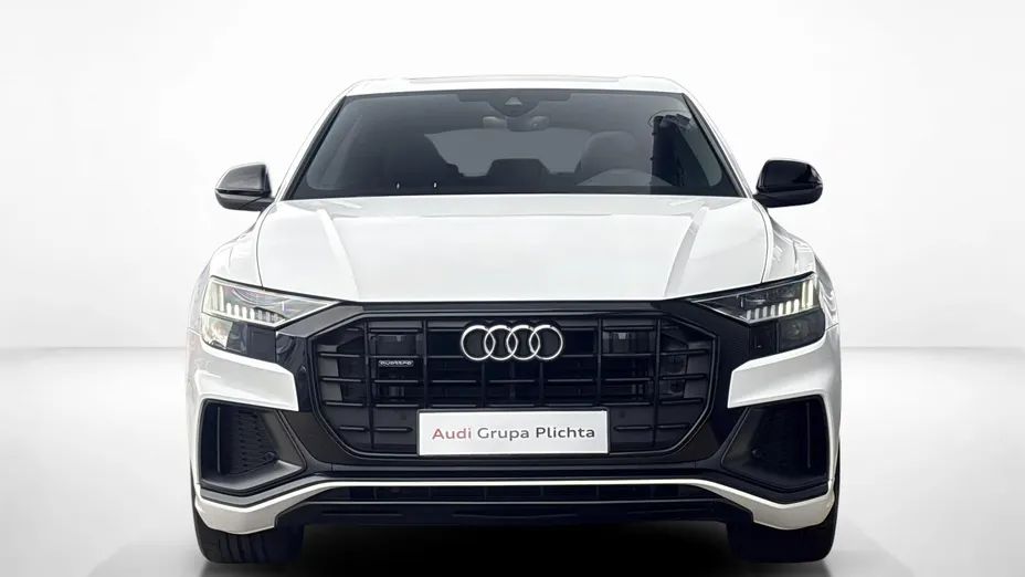 AUDI Q8 -