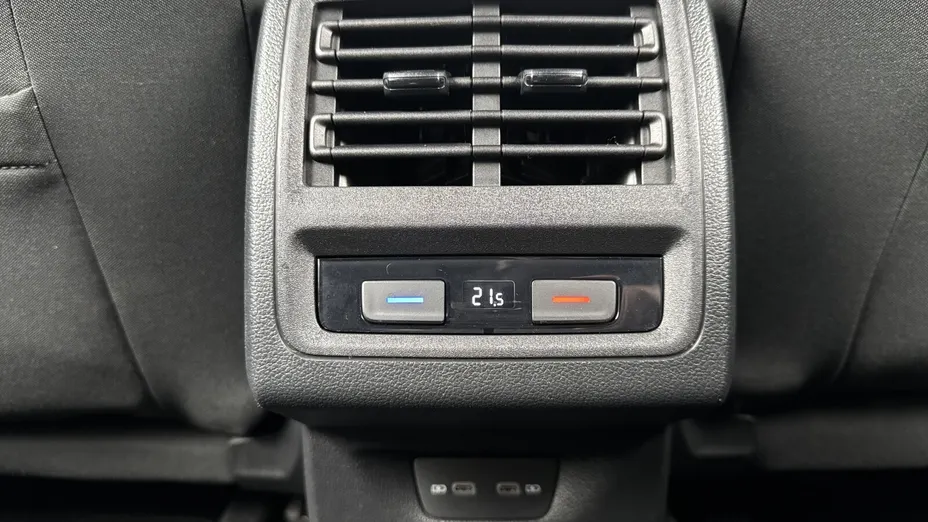 VOLKSWAGEN Golf Golf VIII 1.5 eTSI EVO Style DSG