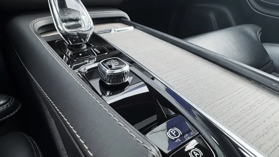 VOLVO XC90 XC90 T8 AWD Plug-In Hybrid Ultimate Dark 7os aut