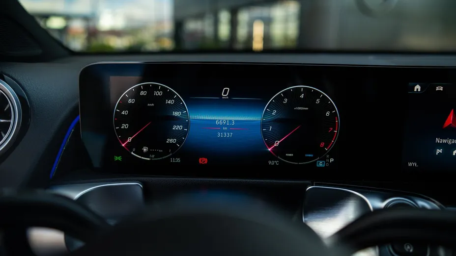 MERCEDES-BENZ GLB GLB 200 mHEV Progressive 7G-DCT