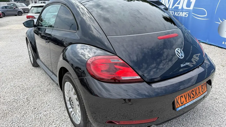 VOLKSWAGEN Beetle -