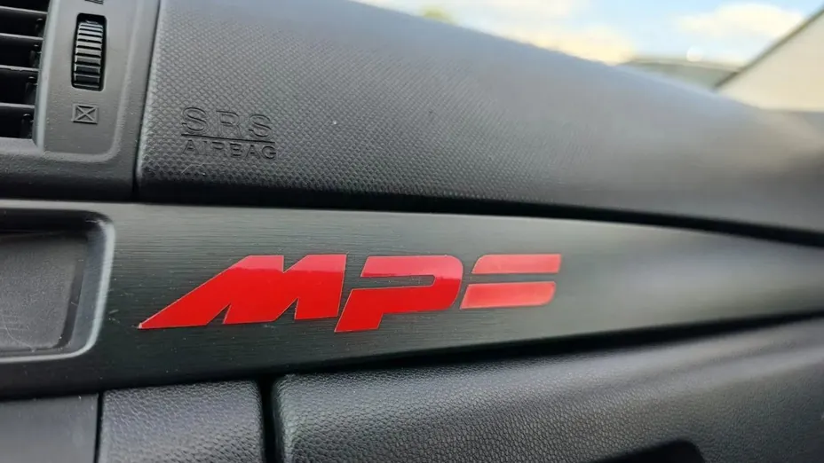 MAZDA 3 -