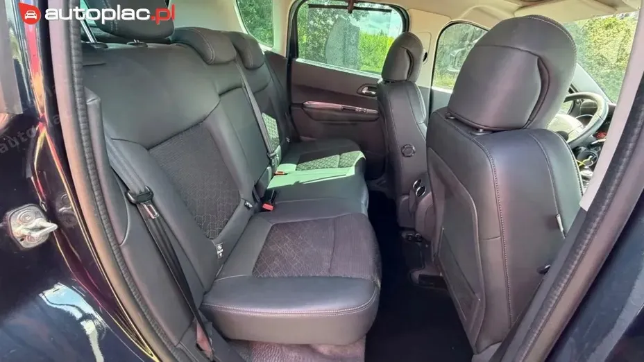 PEUGEOT 3008 -