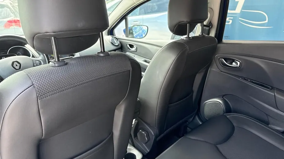 RENAULT Clio -