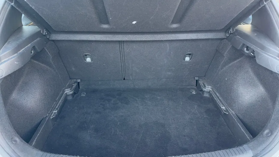 HYUNDAI i30 i30 1.4 Classic +