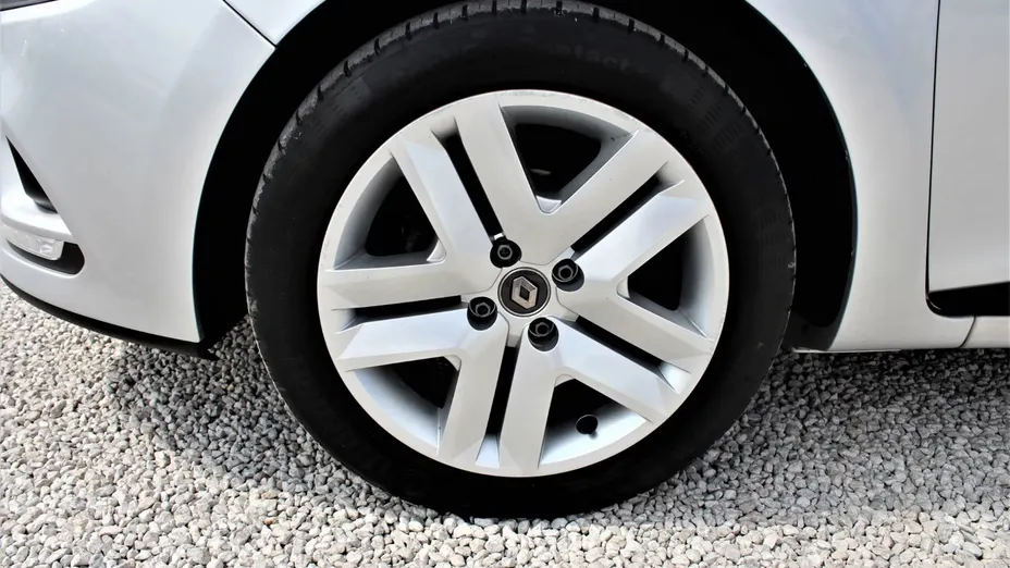 RENAULT Clio -
