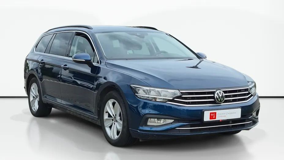 VOLKSWAGEN Passat -