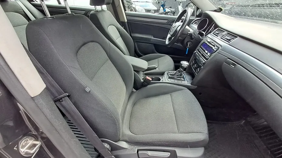 SKODA Superb -