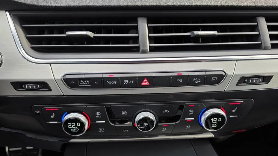 AUDI Q7 -