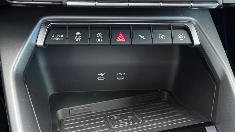 AUDI S3 -
