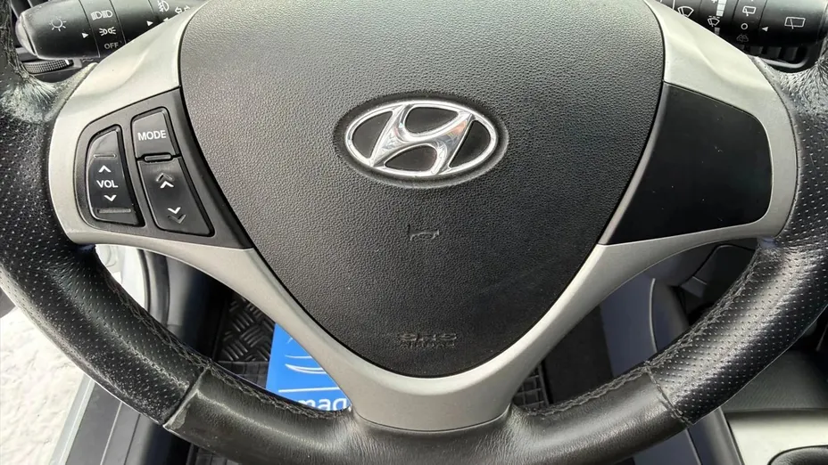 HYUNDAI i30 -