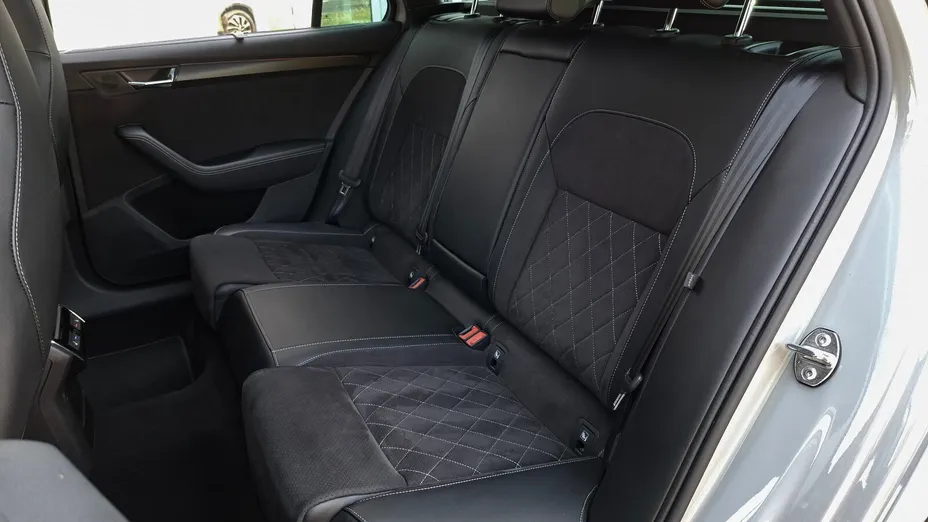 SKODA Superb Superb 2.0 TSI 4x4 Sportline DSG