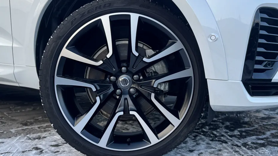 VOLVO XC60 XC60 T8 Plug-In Hybrid AWD Ultra Dark aut