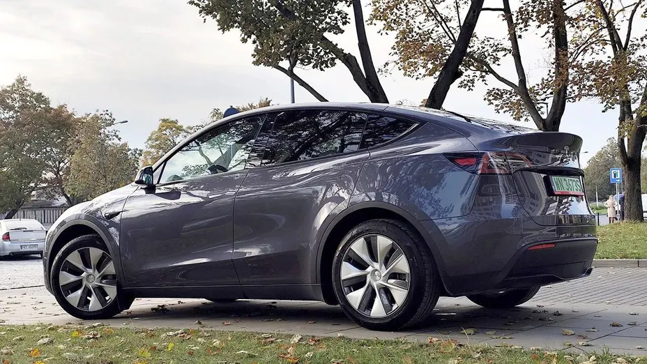 TESLA Model Y Y 62.5 RWD