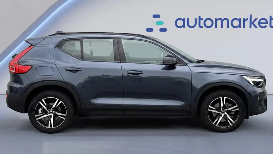 VOLVO XC40 XC40 B3 Plus Dark aut