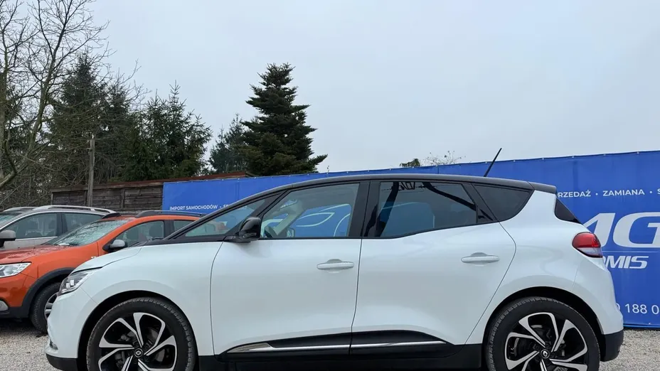 RENAULT Scenic -