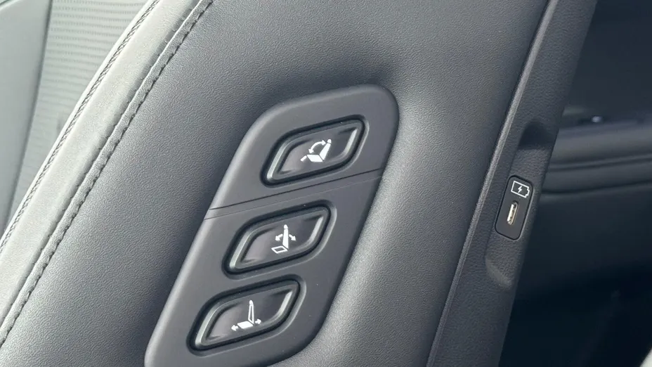 HYUNDAI Santa Fe Santa Fe 1.6 T-GDI HEV Calligraphy 4WD aut 6os.