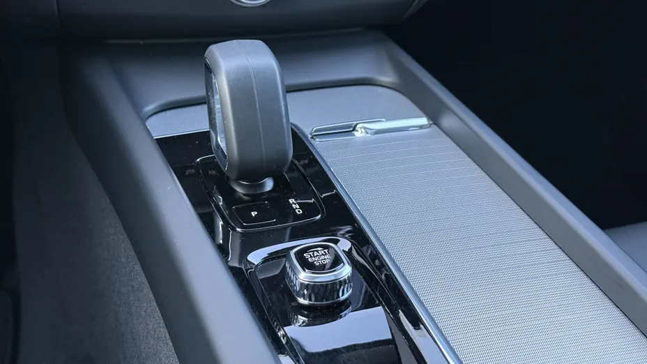 VOLVO XC60 XC60 T6 Plug-In Hybrid AWD Plus Bright aut