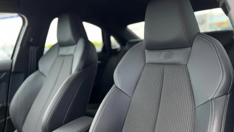 AUDI S3 -
