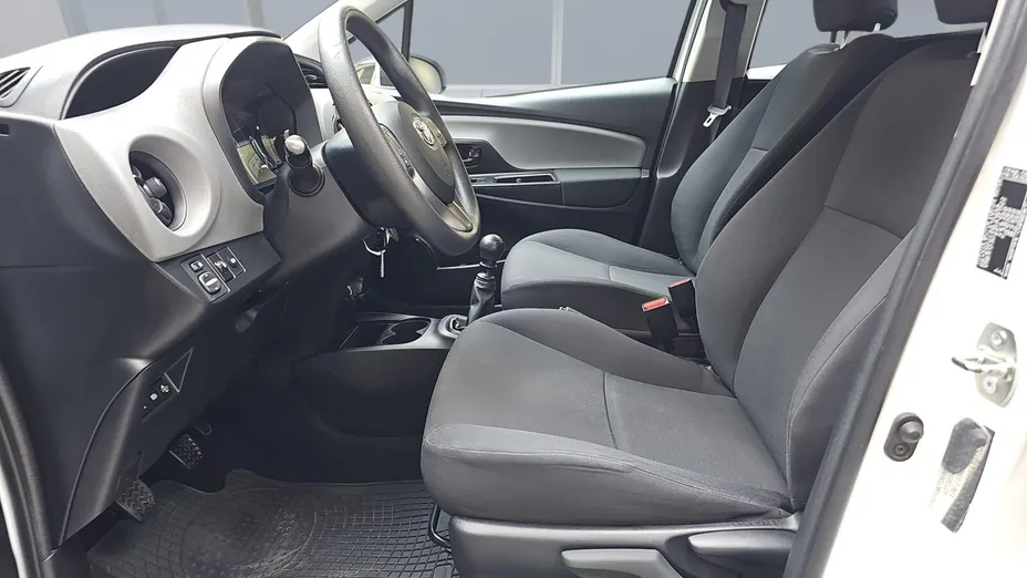 TOYOTA Yaris Yaris 1.5 Active