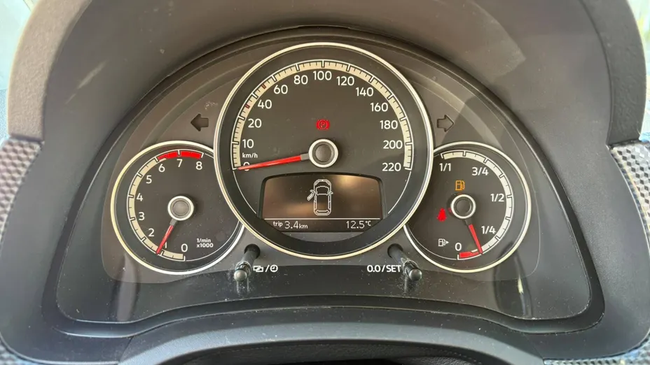 VOLKSWAGEN up! up! 1.0 move up!