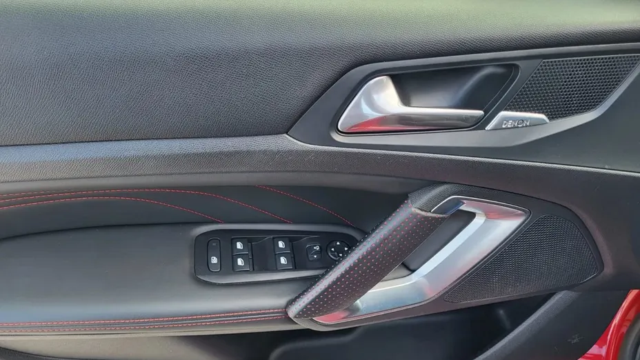 PEUGEOT 308 -