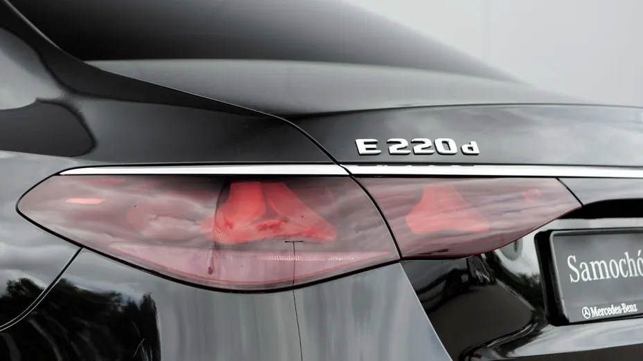 MERCEDES-BENZ E Klasa E 220 d mHEV 4-Matic AMG 9G-Tronic