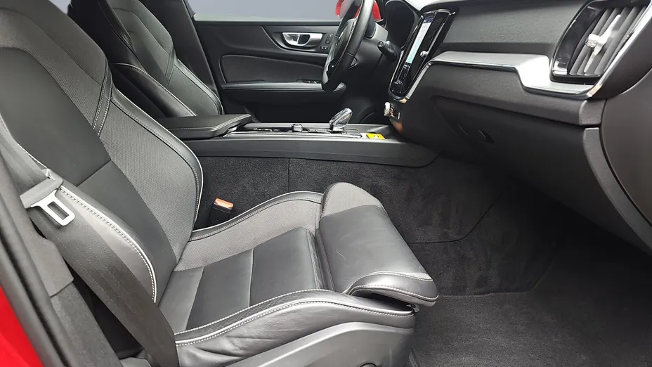 VOLVO V60 V60 CC Plus B5 B AWD aut