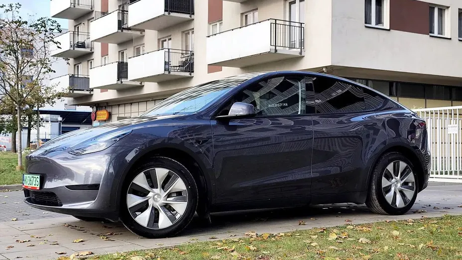 TESLA Model Y Y 62.5 RWD