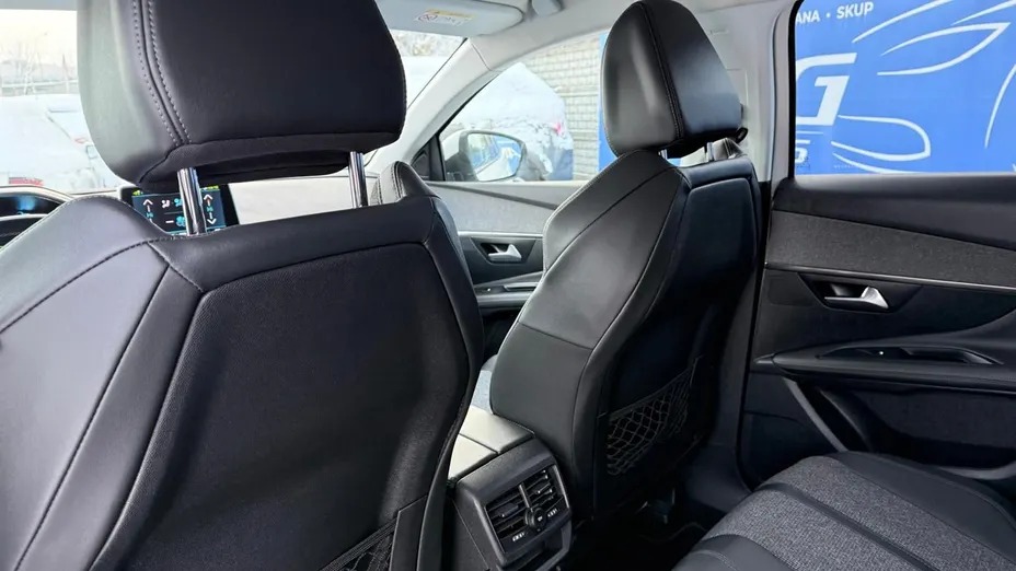 PEUGEOT 3008 -