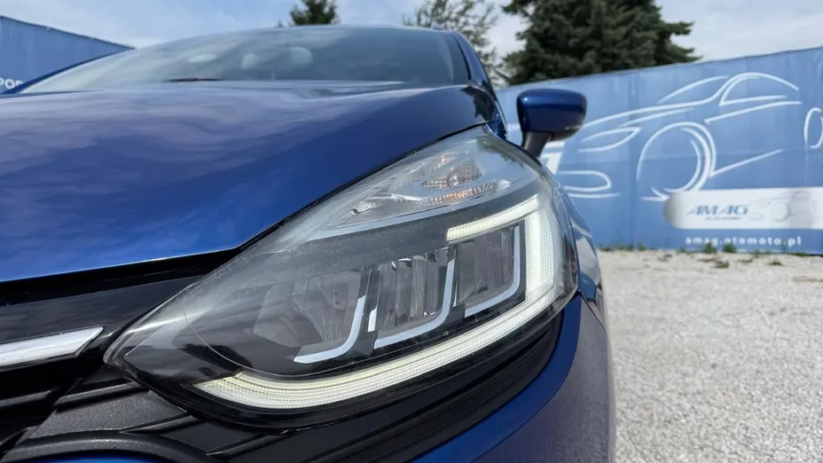 RENAULT Clio -