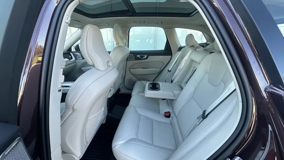 VOLVO XC60 XC60 T8 Plug-In Hybrid AWD Ultra Bright aut
